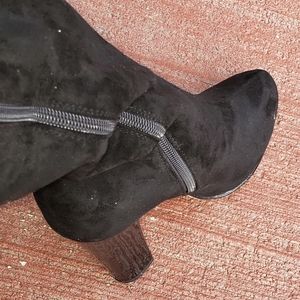 Knee-High Boats (Kardashian Kollection)